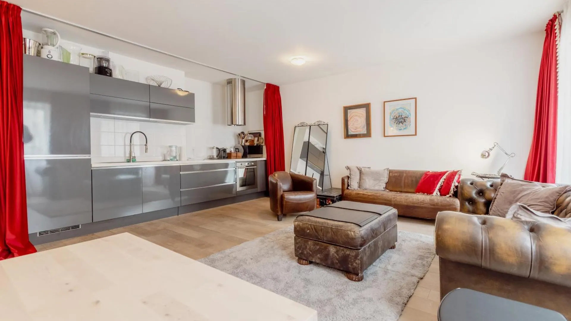Appartement Spacieux A 15 Minutes Du Jet D\'Eau contacts